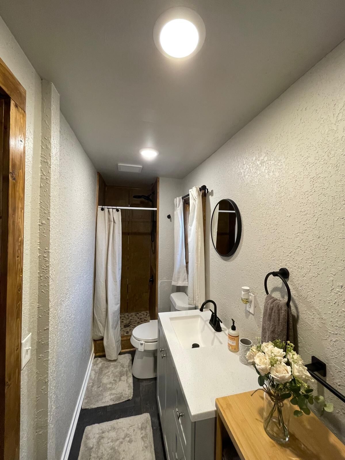 吹风机、坐浴桶、毛巾、肥皂