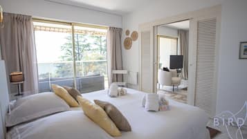 2 chambres, fer et planche à repasser, Wi-Fi, draps fournis