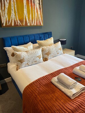 2 chambres, fer et planche à repasser, Wi-Fi gratuit, draps fournis