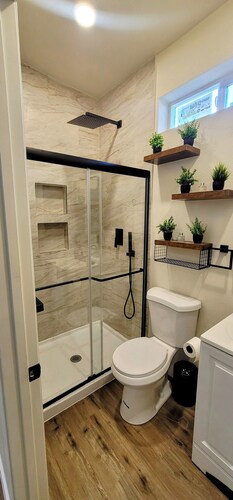 New Charming 2-bedroom Casita in nice El Centro with WiFi, AC