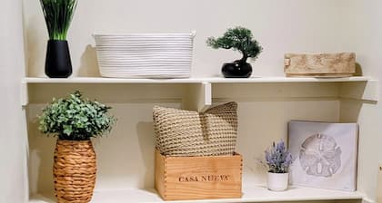 New Charming 2-bedroom Casita in nice El Centro with WiFi, AC