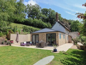 Cottage | Exterior - Upper Cottage (Lyme Regis)
