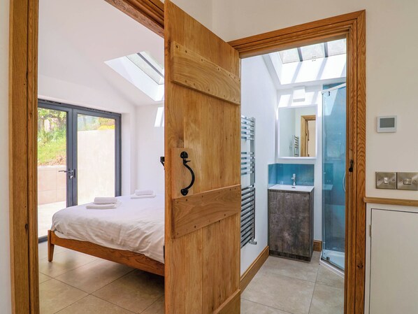 3 bedrooms, individually decorated, individually furnished, free WiFi - Upper Cottage (Lyme Regis)