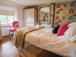 3 bedrooms, individually decorated, individually furnished, free WiFi - Upper Cottage (Lyme Regis)
