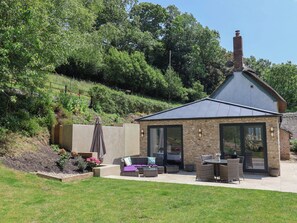Cottage | Outdoor dining - Upper Cottage (Lyme Regis)