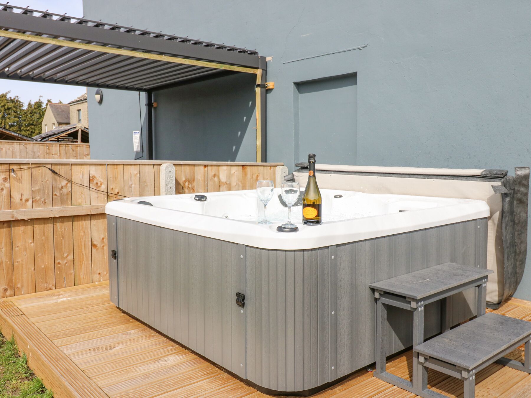 Bain à remous extérieur