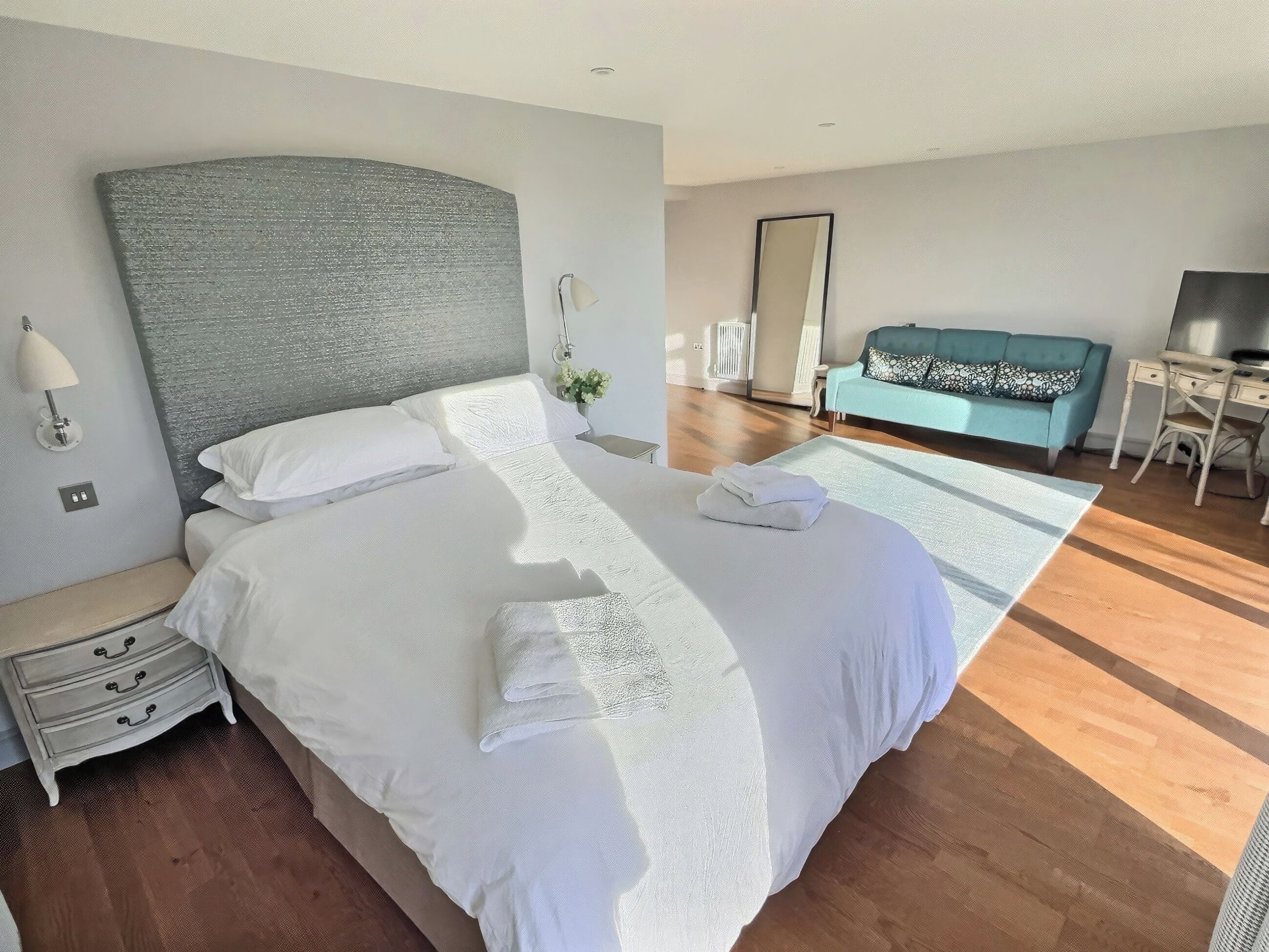 2 bedrooms, WiFi (free), bed sheets