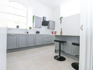 Dishwasher, cookware/dishes/utensils - Seraphim House (Bishop Auckland)