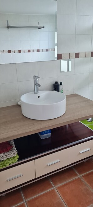 Hair dryer, towels, soap, shampoo