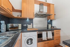 Fridge, microwave, oven, coffee/tea maker