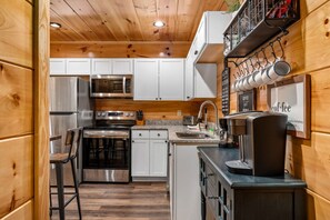 Cabin tiện nghi đơn giản, quang cảnh núi | Bếp riêng