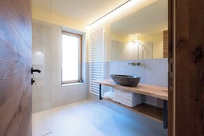 Shower, hair dryer, bidet, towels - Rose Lanznasterhof (Unterinn)