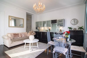 House | 1 bedroom, Internet - La Charme Du Marais - Montorgueil (Paris)