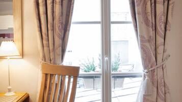 1 habitación y acceso a internet