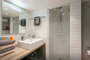 Apartment | 1 bedroom, Internet - Loft Saint Germain - Bon March (Paris)