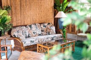 TV connectée, cheminée, espaces bureaux