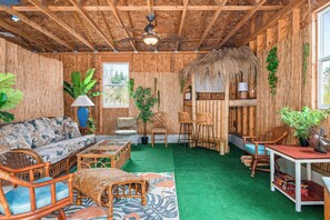 TV connectée, cheminée, espaces bureaux