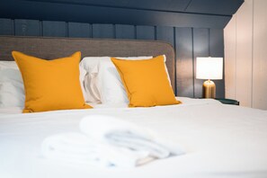 3 chambres, bureau, Wi-Fi gratuit, draps fournis