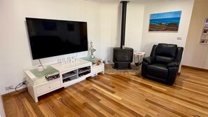 Smart TV, fireplace, DVD player