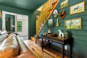 Fernseher, Kamin, Videospiele, Arbeitsbereiche