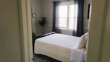 1 chambre, bureau, fer et planche à repasser, Wi-Fi gratuit
