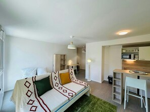 Room - We Live In R - Suite 203 (Reims)