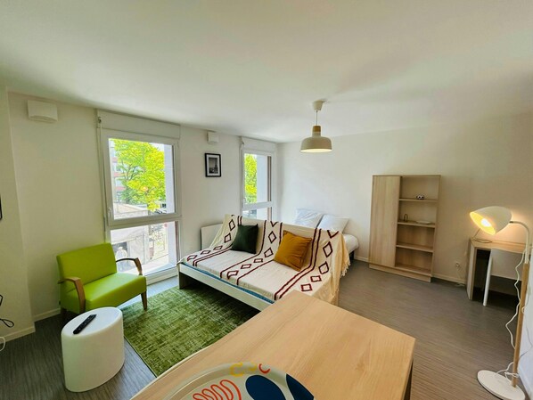 Room - We Live In R - Suite 203 (Reims)