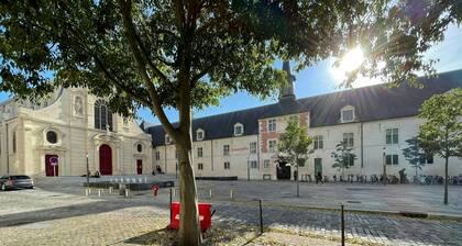 La Cour Barbatre Calme