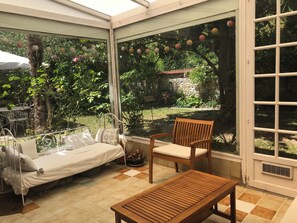 Terrace/patio - Private vacation home in Bueil (Bueil)