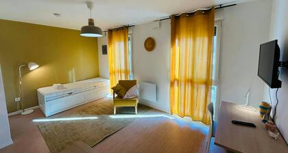 We Live In R - Suite 101