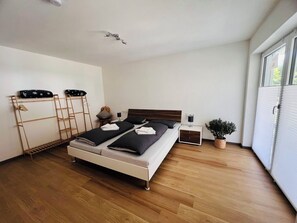 2 bedrooms, free WiFi, bed sheets