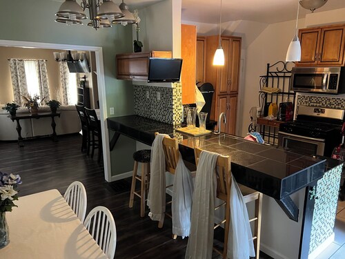 Charming 3-bedroom apartment in Corning with WiFi, AC on Disc Golf Course