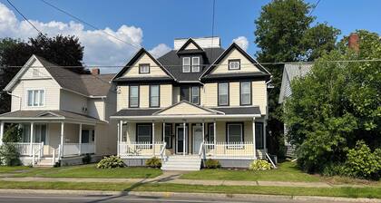 Charming 3-bedroom apartment in Corning with WiFi, AC on Disc Golf Course