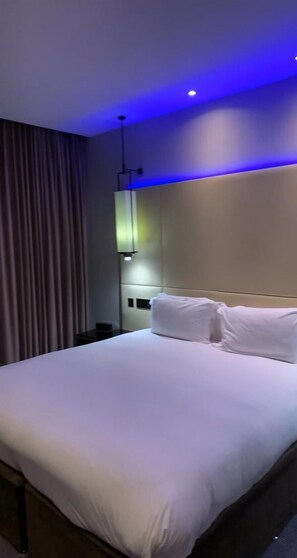 Economy Double Room | Ruang kerja komputer riba, Wi-fi percuma, cadar katil 