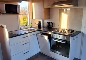 Réfrigérateur, micro-ondes, four, lave-vaisselle