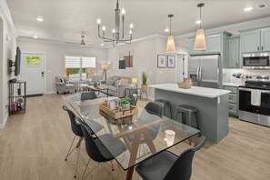 Interior - Luxe 3BR/2BA Home Directly on Flo Ride & Back 40! Bike Repair & Wash Station! (Bella Vista)