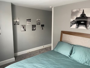 2 bedrooms, iron/ironing board, free WiFi, bed sheets