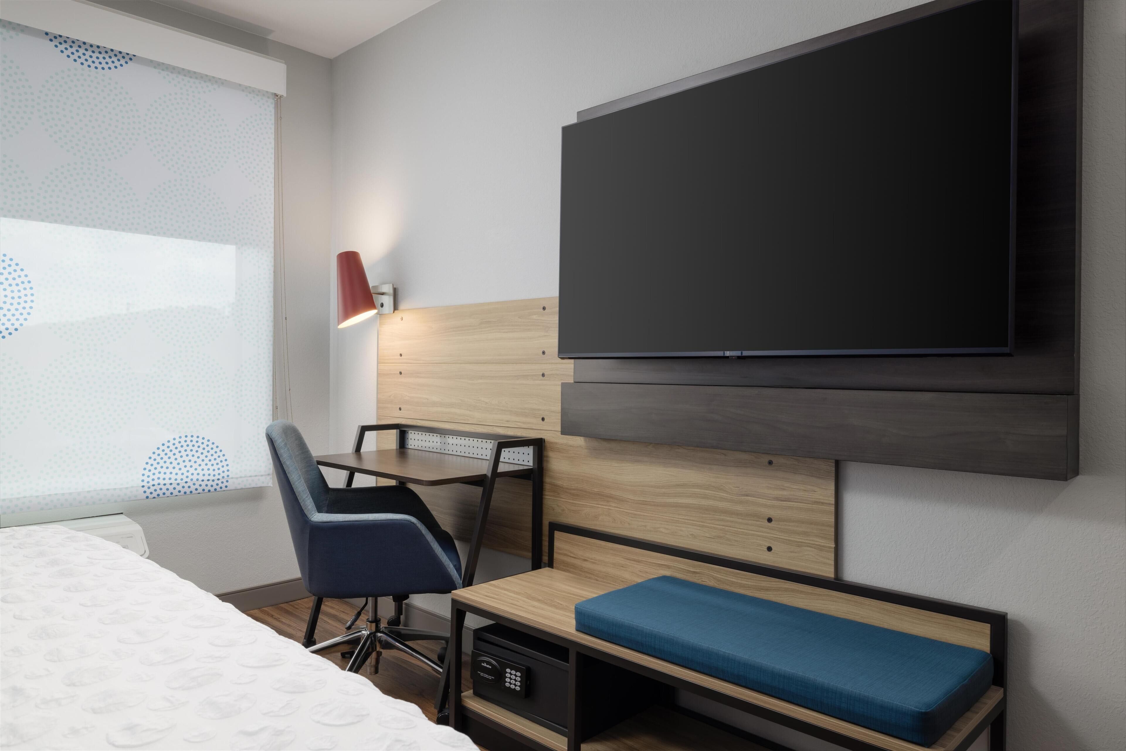 In-room safe, free WiFi