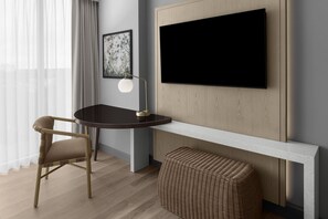 Habitació, 1 llit de matrimoni gran, accessible (Roll-In Shower) | Roba de llit d'alta qualitat i caixa forta a l'habitació 