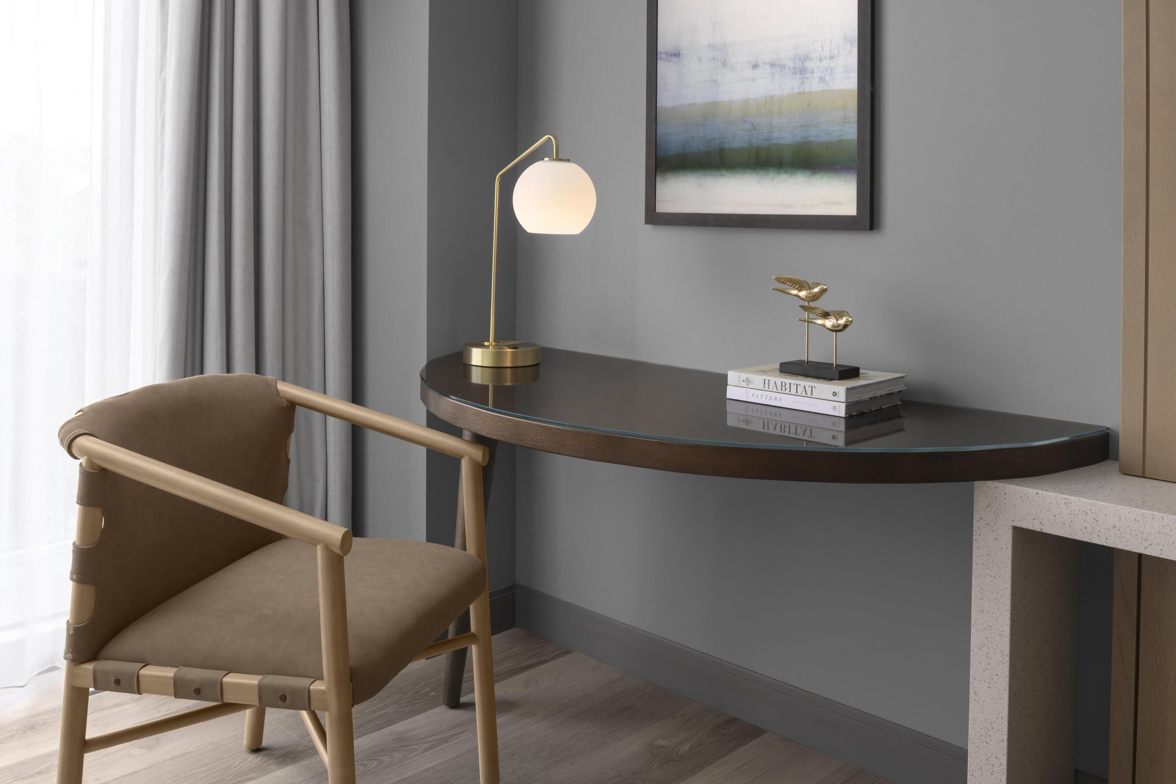 Premium bedding, in-room safe, blackout drapes, iron/ironing board