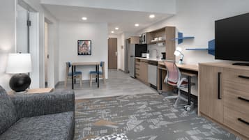 Suite, 1 Bedroom | Private kitchen | Coffee/tea maker