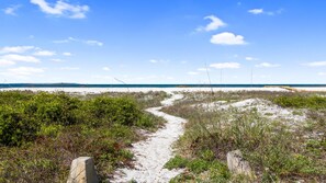 Beach nearby, white sand, fishing - Beach House - Turtle Tracks by PHG (Port St. Joe)