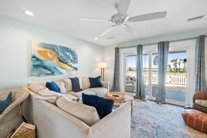 Townhome, Ocean View | Living area