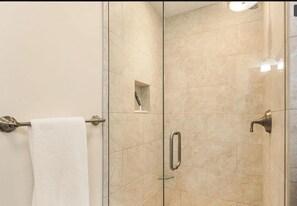 Shower, towels, soap, toilet paper - 2-bedroom condo in Snowmass Village with WiFi walking distance to transportation (Snowmass Village)