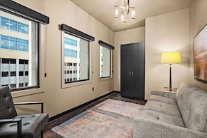 Superior Suite, 1 Queen Bed with Sofa bed, City View