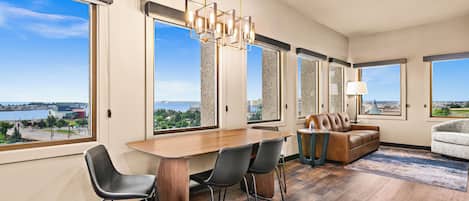 Superior Suite, 2 Bedrooms, Lake View | Living area