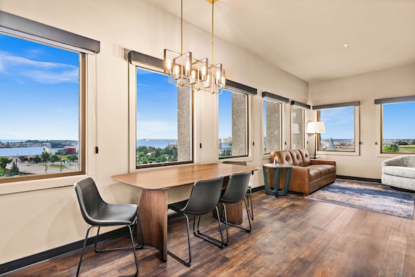 Superior Suite, 2 Bedrooms, Lake View | Living area