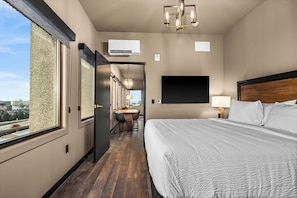 Superior Suite, 2 Bedrooms, Lake View