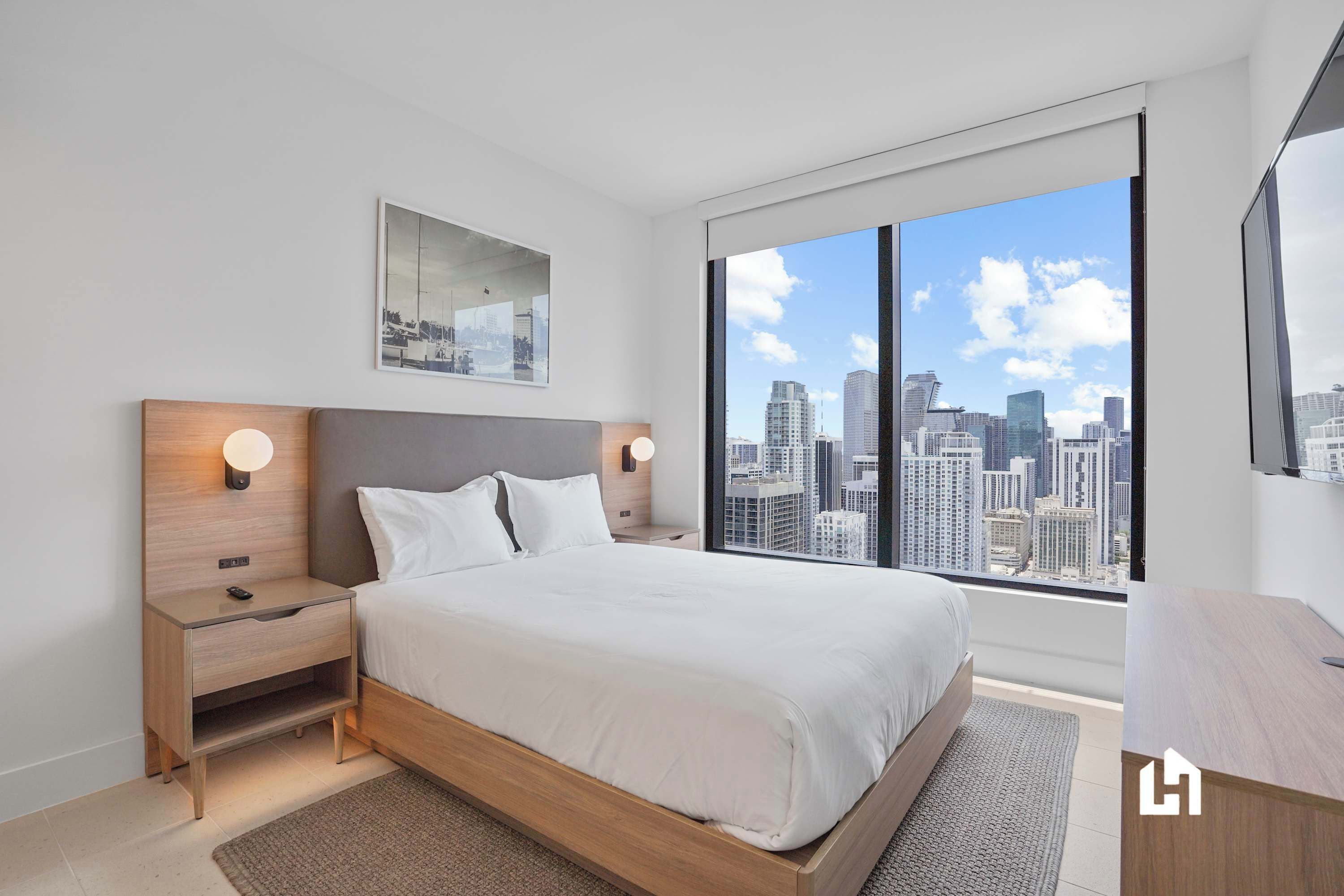 3 bedrooms, in-room safe, iron/ironing board, travel crib