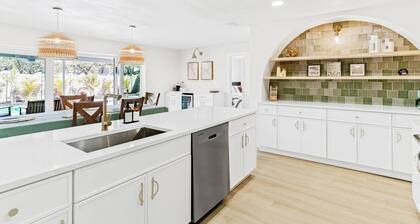 Chill in Pool - 5Min to Beach - Game Room